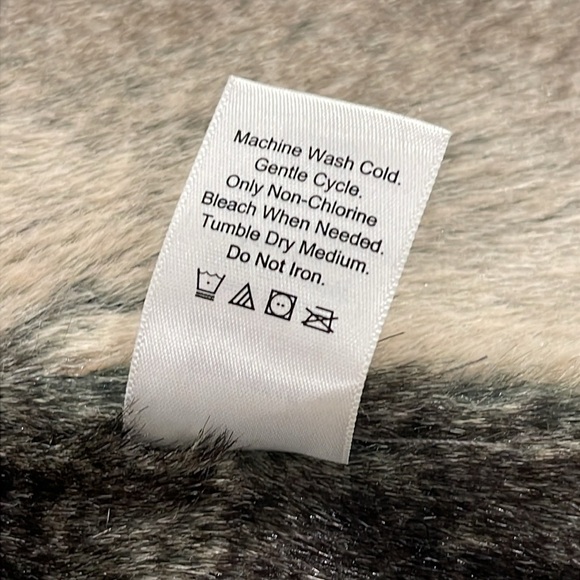 Coldwater Creek Vest Womens Size S Gray Faux Suede Fur Toggle Button Jacket - Picture 11 of 12